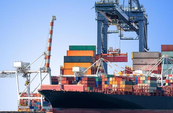 隨著全球化的深入發(fā)展，上海國(guó)際物流的地位將變得越來越重要