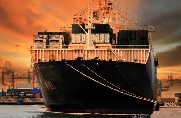 上海貨代公司的發(fā)展歷程、服務(wù)特點(diǎn)以及面臨的挑戰(zhàn)有哪些？