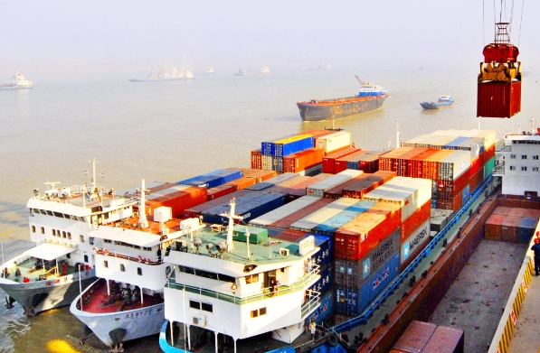 美國(guó)物流市場(chǎng)作為全球重要的物流市場(chǎng)之一，其發(fā)展呈現(xiàn)出復(fù)雜性