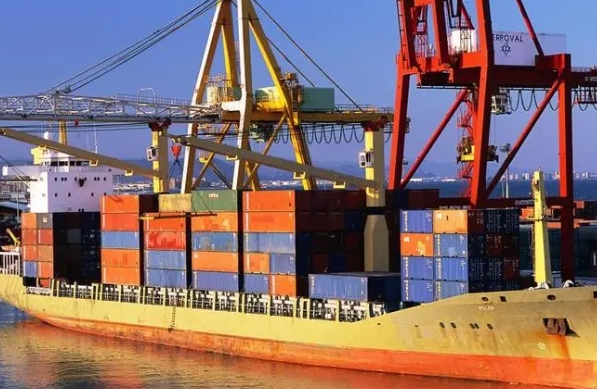 作為貿(mào)易商和生產(chǎn)商，為什么現(xiàn)在選擇海運(yùn)公司是您更佳的選擇呢？