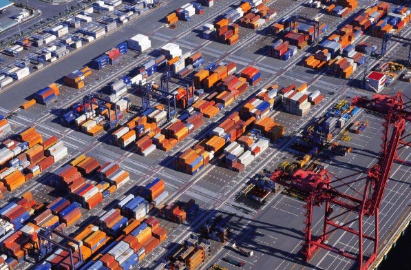 新加坡貨代公司要在市場(chǎng)競(jìng)爭(zhēng)中立于不敗之地，需要不斷提升服務(wù)質(zhì)量