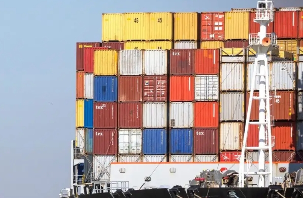 在全球經(jīng)濟一體化的背景下，上海國際物流的重要地位愈發(fā)凸顯