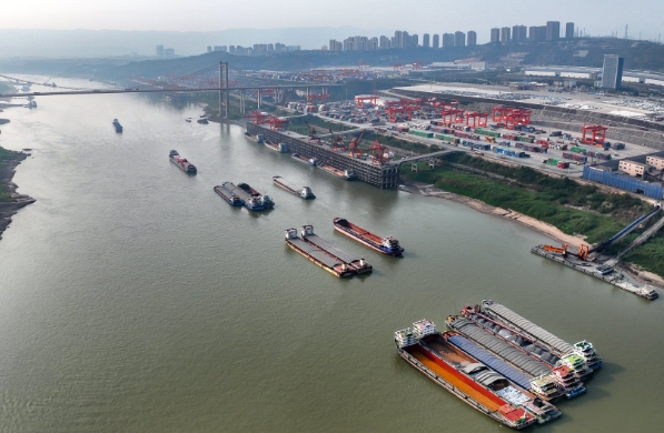 國際貨運代理憑借其獨特的優(yōu)勢，成為物流領(lǐng)域的樞紐與變革者