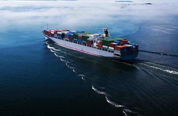 隨著市場(chǎng)環(huán)境的不斷變化，美國(guó)貨代行業(yè)也面臨著前所未有的挑戰(zhàn)