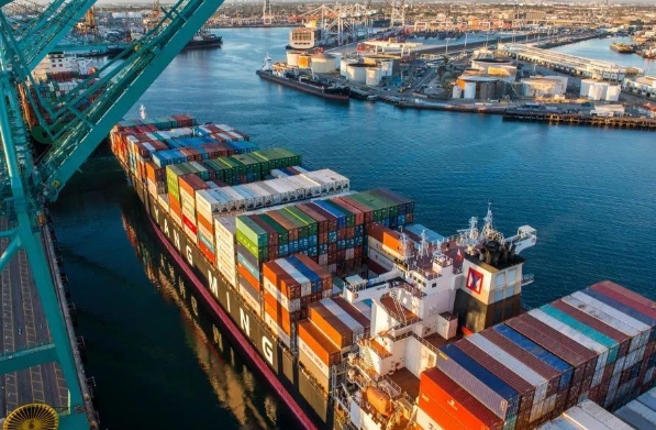 美國貨代是全球物流網(wǎng)絡(luò)重要組成部分，在跨國貿(mào)易中發(fā)揮重要作用