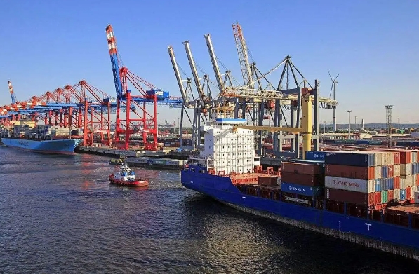 歐洲貨代公司不僅是貨物的搬運(yùn)工，更是國際貿(mào)易的推動(dòng)者