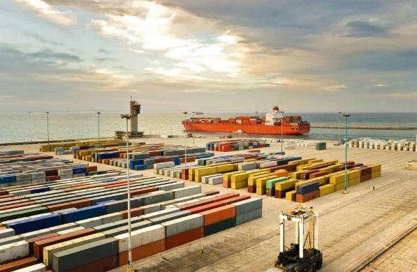 貨代公司是連接生產(chǎn)與消費(fèi)的橋梁，更是推動(dòng)國際貿(mào)易運(yùn)轉(zhuǎn)的幕后英雄