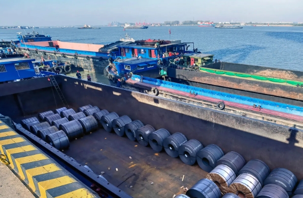 南美市場(chǎng)以其龐大的消費(fèi)潛力，逐漸成為全球出口商關(guān)注的熱點(diǎn)