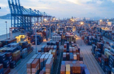 國(guó)際貨代不僅降低了交易成本、還提升了運(yùn)輸效率、保障了貿(mào)易安全