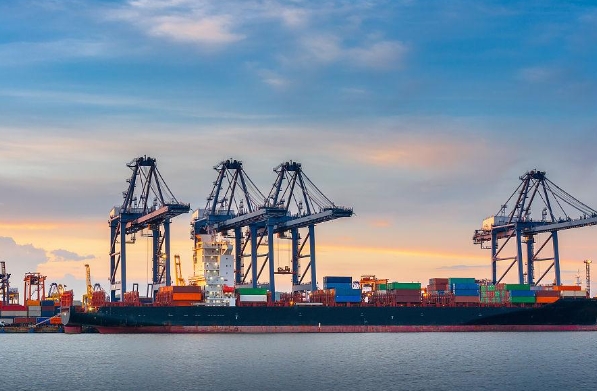 海外運(yùn)輸公司作為連接世界的橋梁，在全球化進(jìn)程中發(fā)揮著重要作用